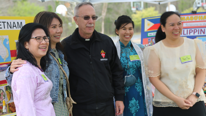 Bishop Zarama celebrates multicultural Mass at St. Thomas More School