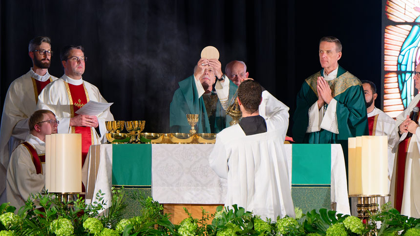 Eucharistic Congress welcomes thousands