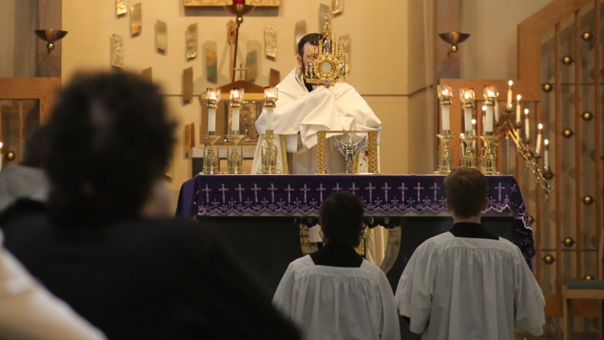 Centennial monstrance travels to Greenville