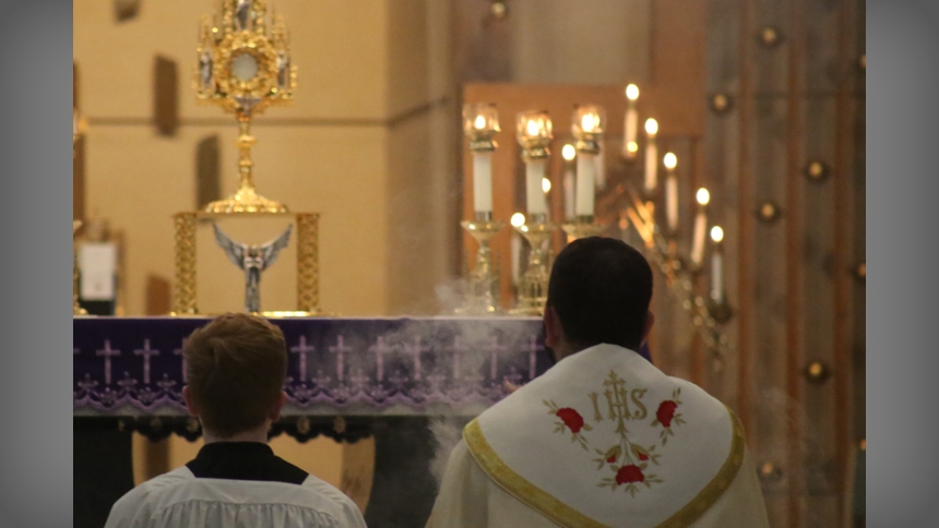 Centennial monstrance travels to Greenville