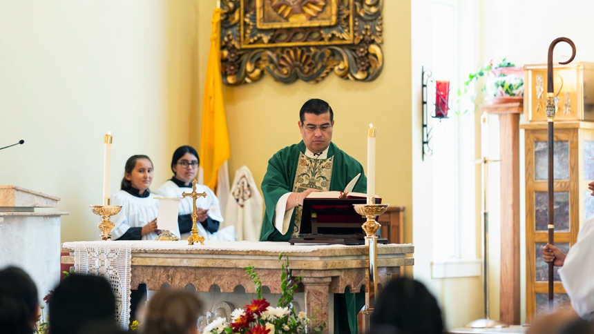 ‘Happy and proud’ - Fayetteville Deanery welcomes centennial monstrance