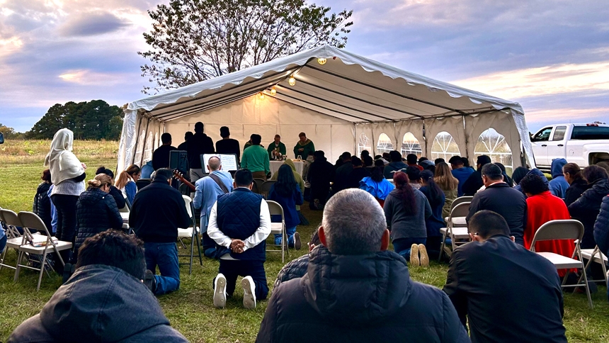 Bishop and cathedral team host Mass for farmworkers